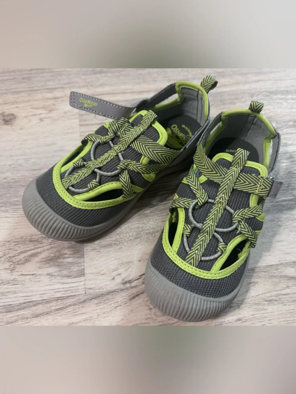 OshKosh B'gosh Gray and Lime Kids sandals - Picture 1 of 8